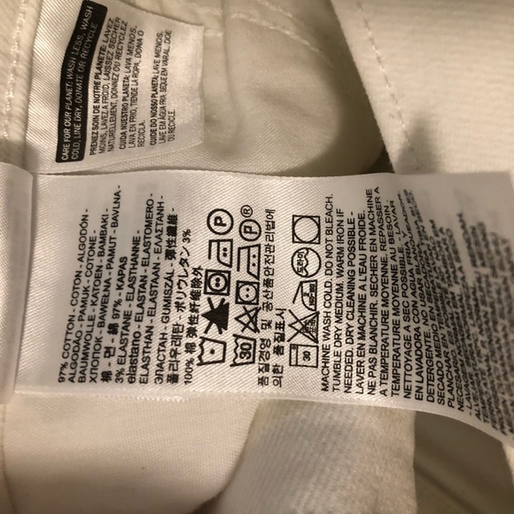 Levi’s white jean shorts - Picture 3 of 3